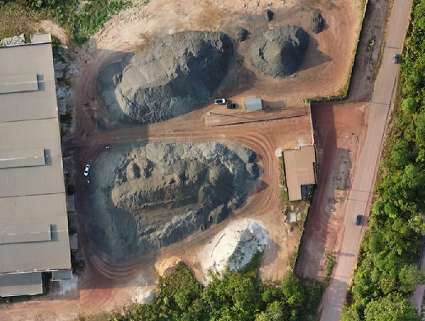 Vista aérea da operação de mineração ROCKEX